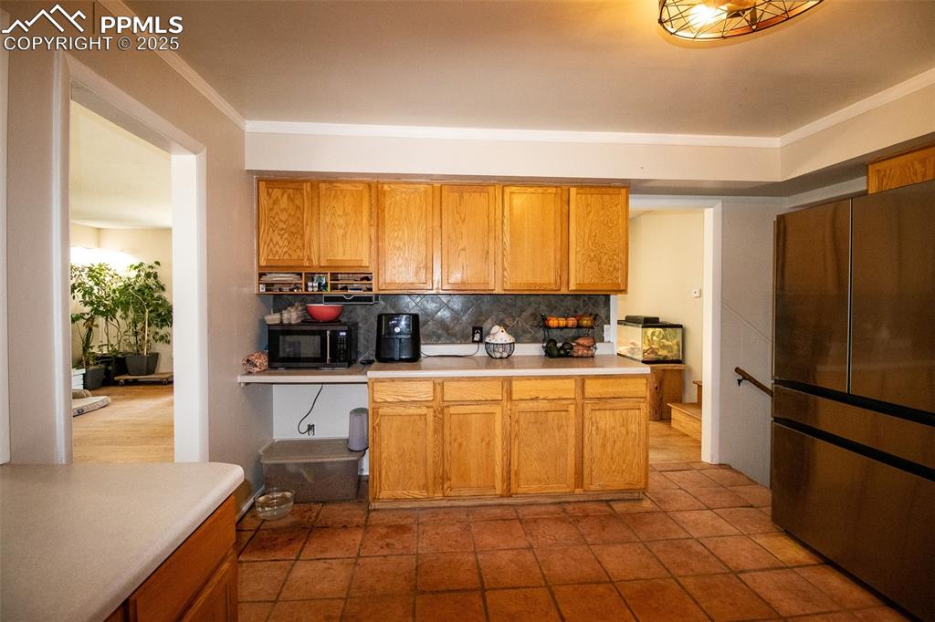 Image 10 of 29: Kitchen