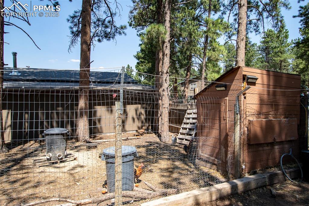 Image 29 of 29: Yard