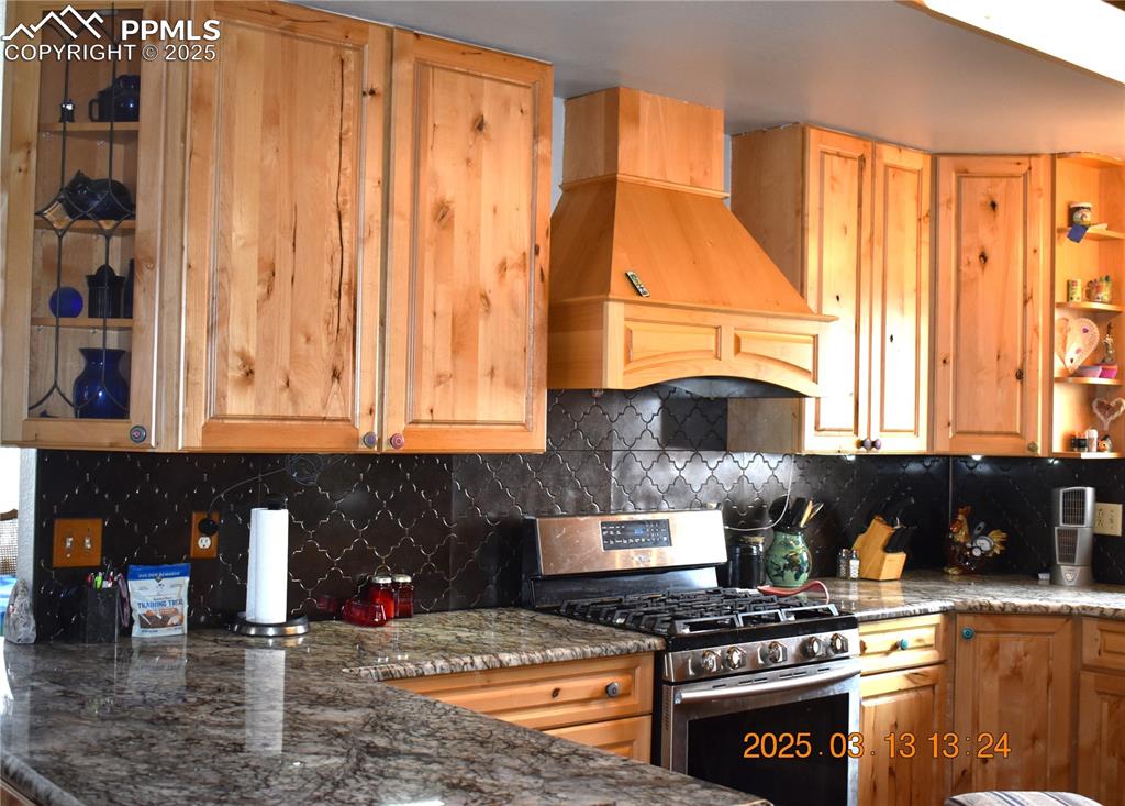 Image 9 of 48: Soft close doors and drawers with pull out shelves.  