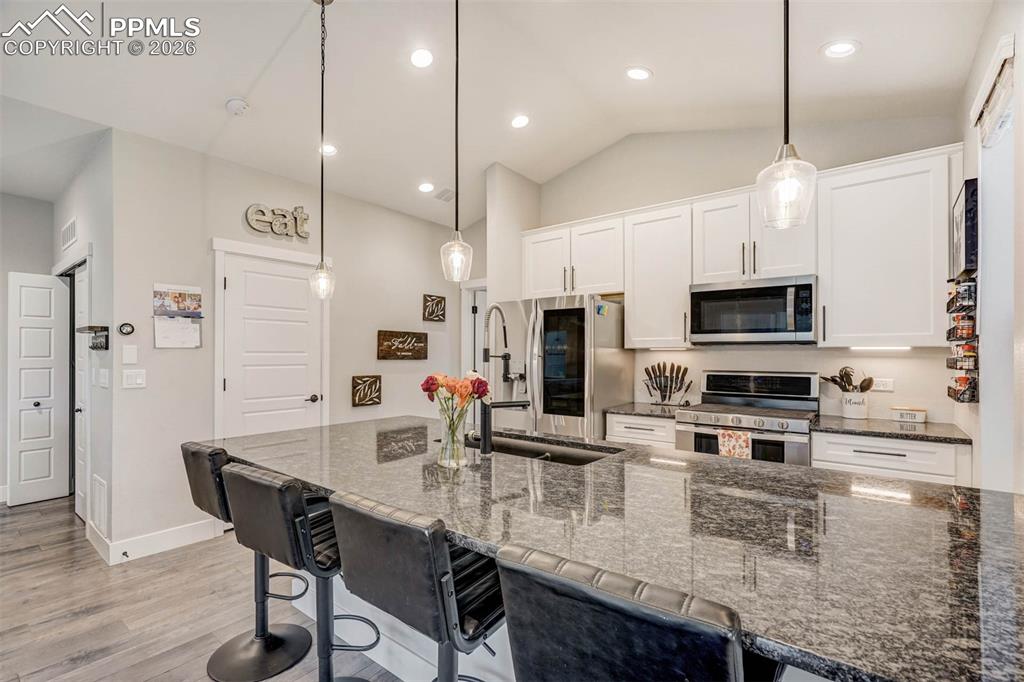 Image 9 of 36: Kitchen