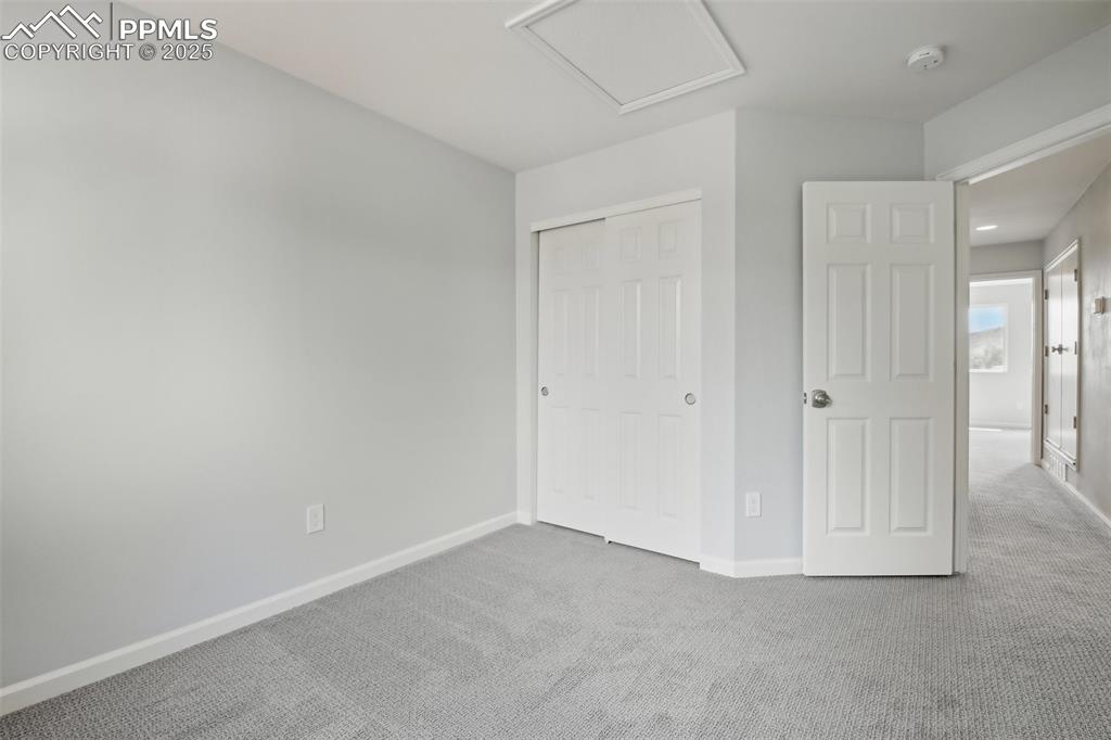 Image 20 of 24: Bedroom