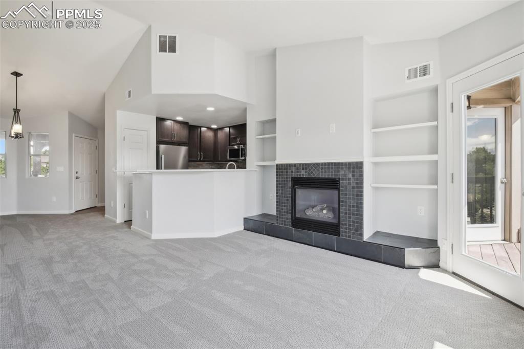 Image 5 of 24: Living Room