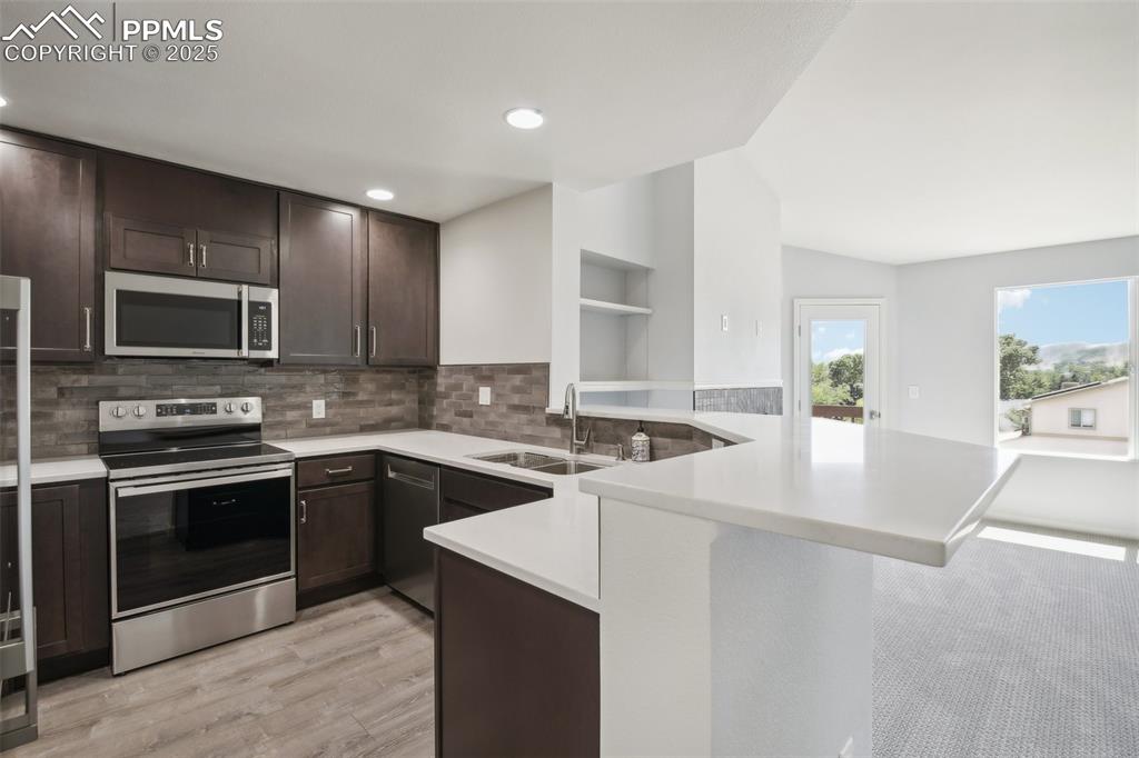 Image 6 of 24: Kitchen