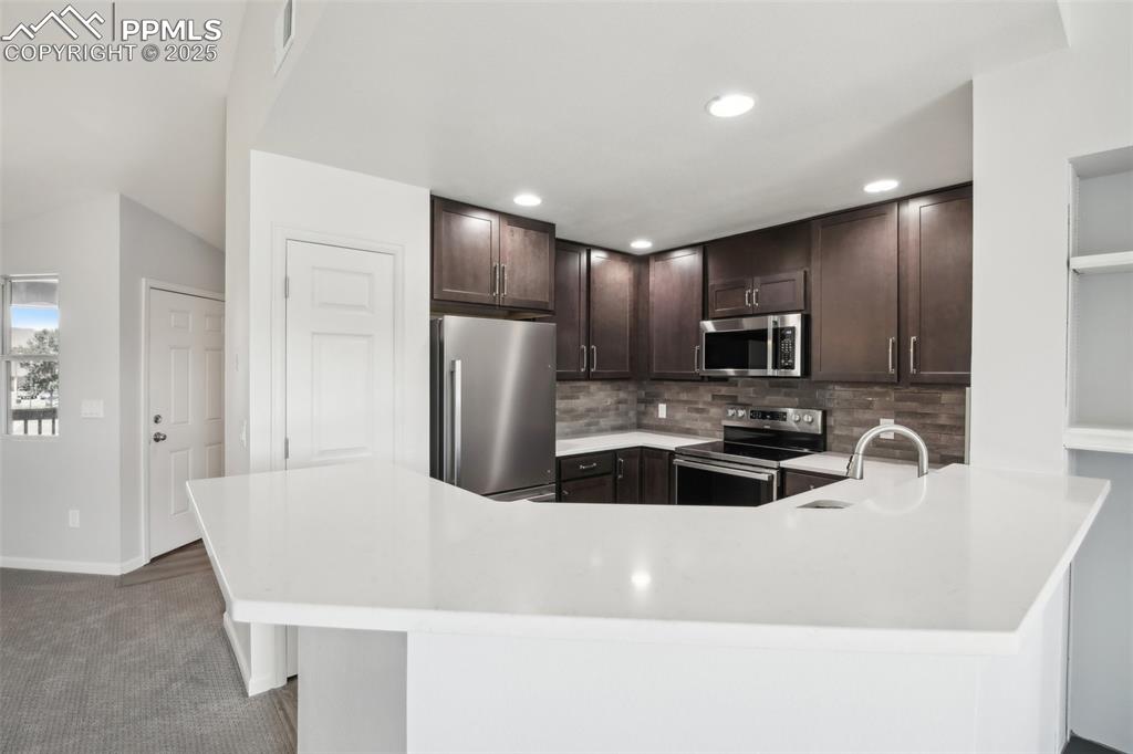 Image 7 of 24: Kitchen