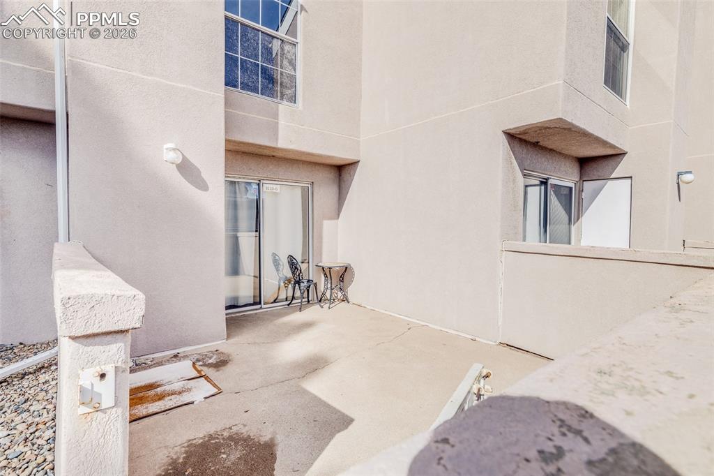 Image 22 of 24: Patio