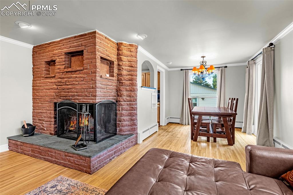 Image 22 of 43: Living Room