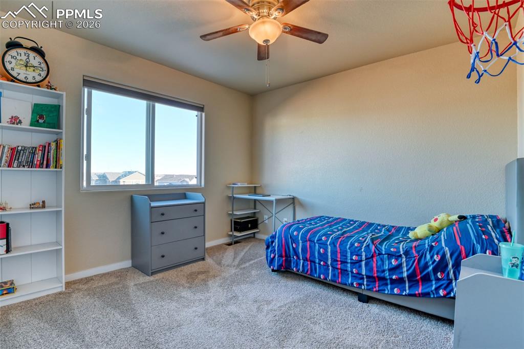 Image 22 of 32: Bedroom