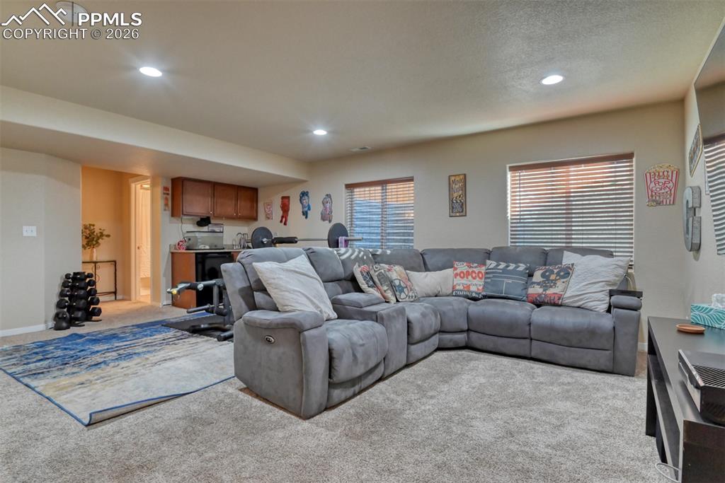 Image 25 of 32: Living Room