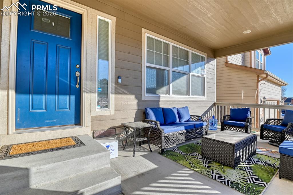 Image 4 of 32: Entry