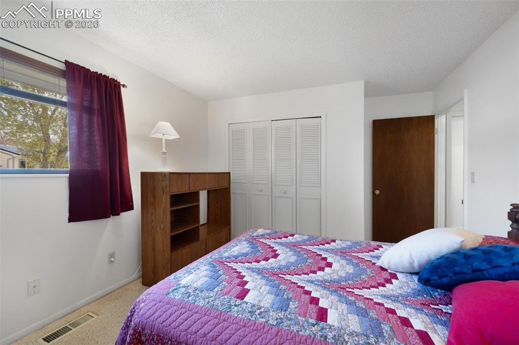 Image 24 of 45: Bedroom