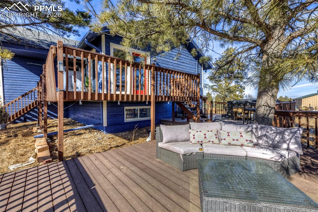 Image 29 of 49: Deck