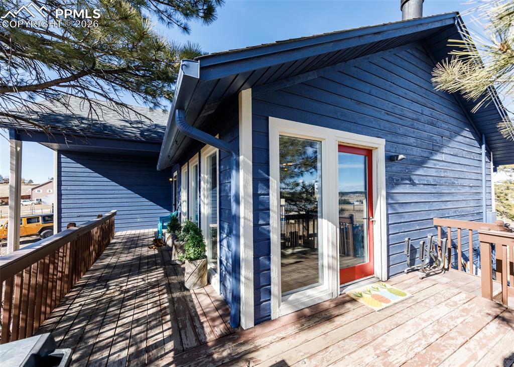 Image 31 of 49: Deck