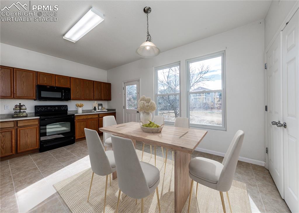 Image 14 of 46: Virtually Staged 