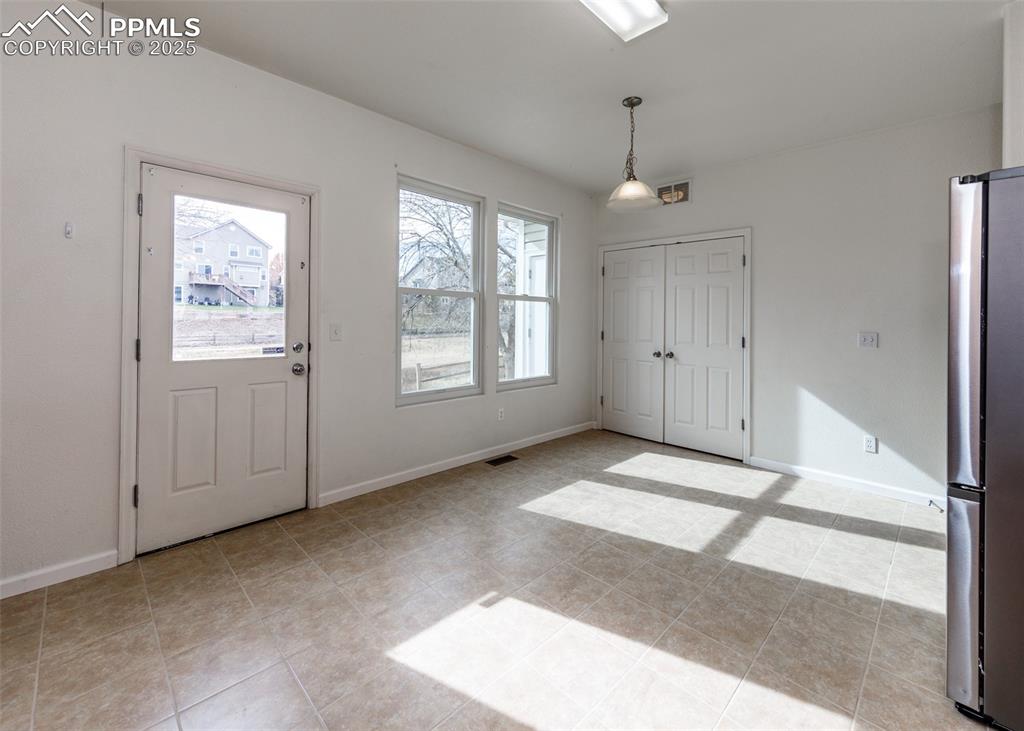 Image 16 of 46: Entry