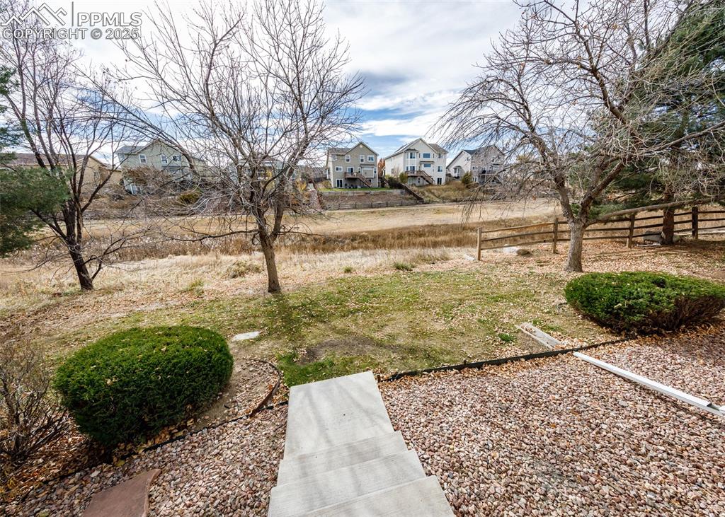 Image 19 of 46: Yard