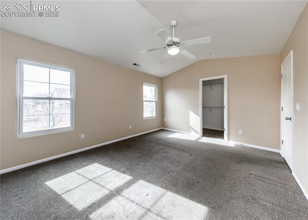 Image 26 of 46: Bedroom