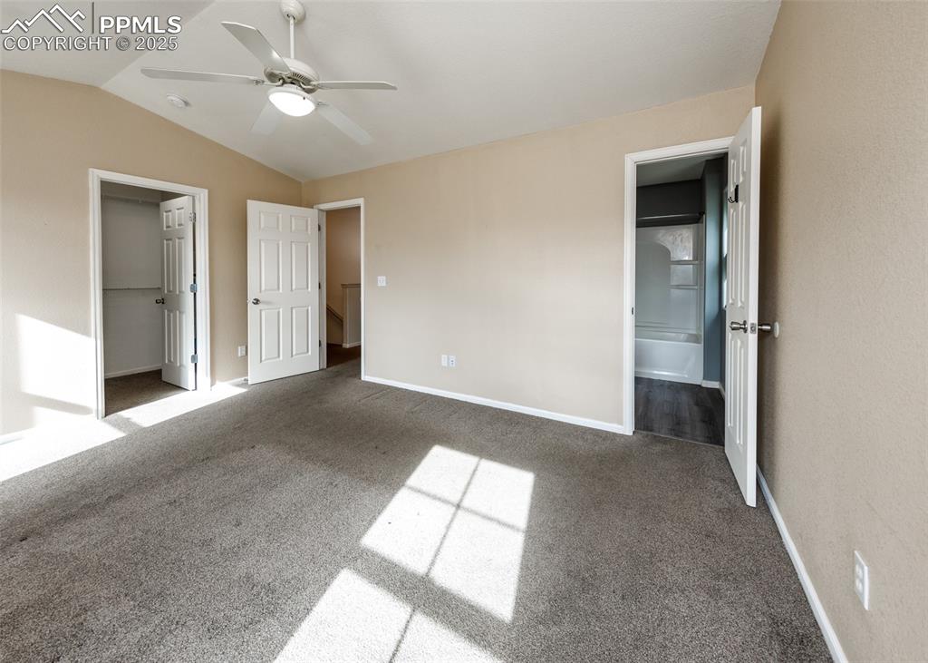 Image 28 of 46: Bedroom