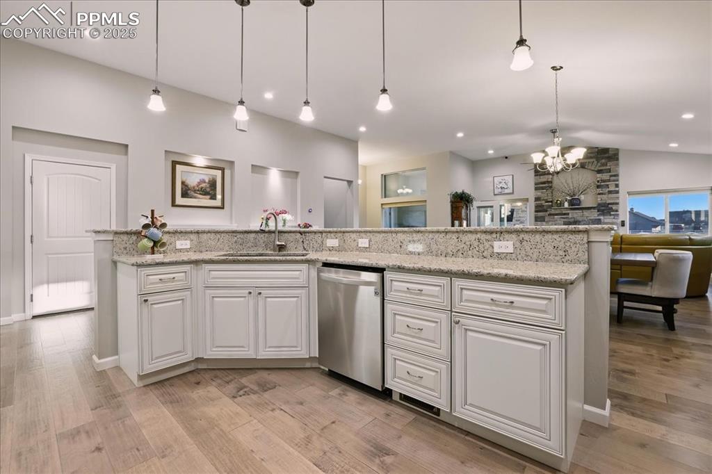 Image 8 of 46: Kitchen