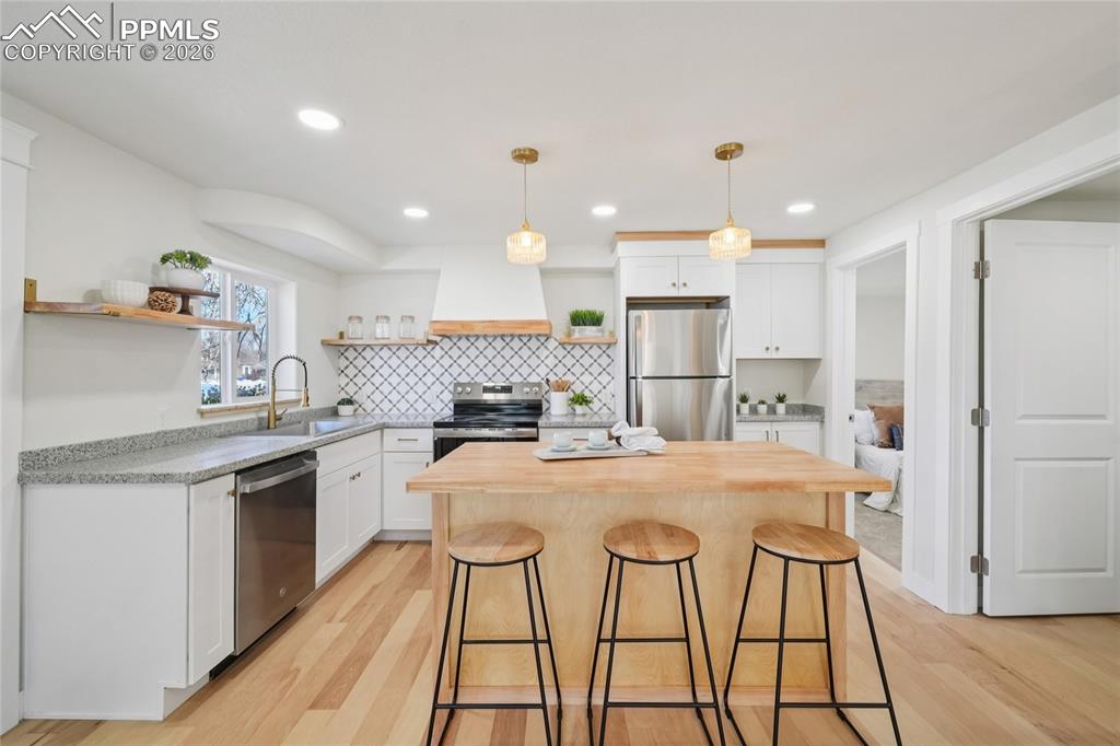 Image 10 of 36: Kitchen