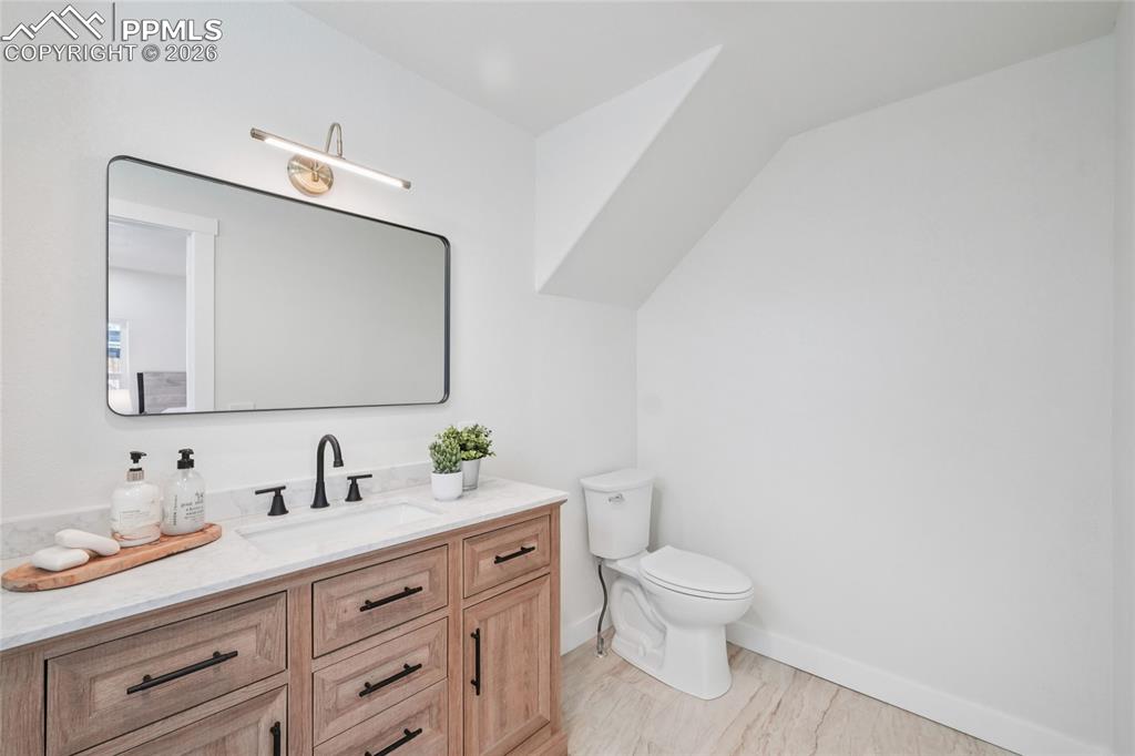 Image 13 of 36: Bathroom