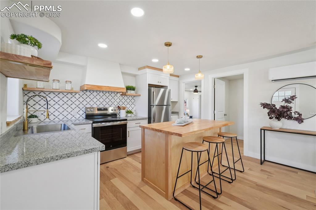 Image 8 of 36: Kitchen