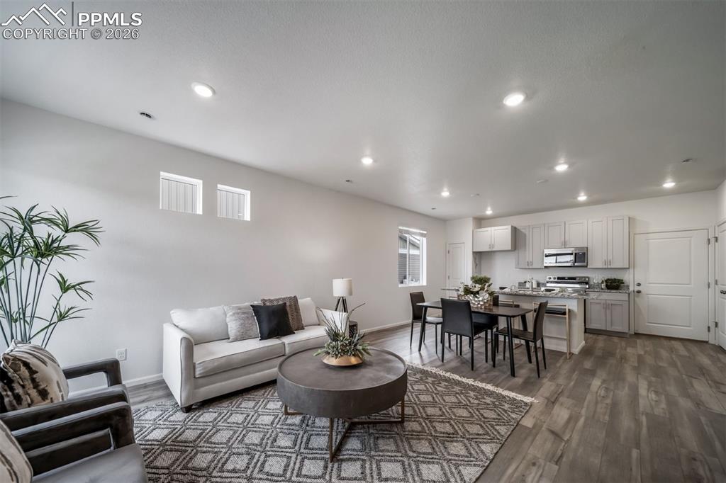 Image 6 of 22: Photos of a model home