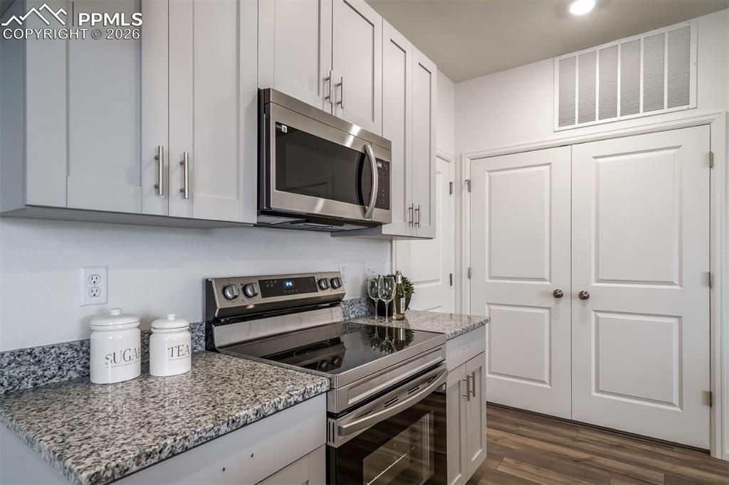 Image 9 of 22: Photos of a model home