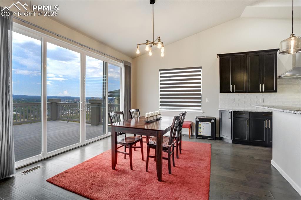 Image 11 of 48: Dining Area