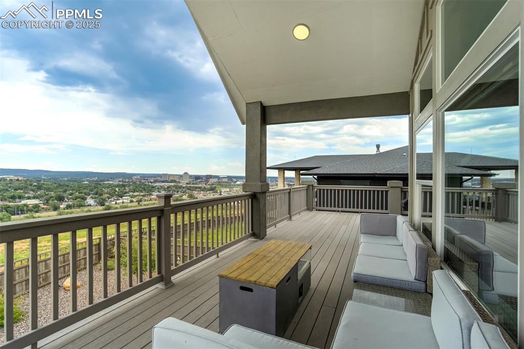 Image 41 of 48: Deck
