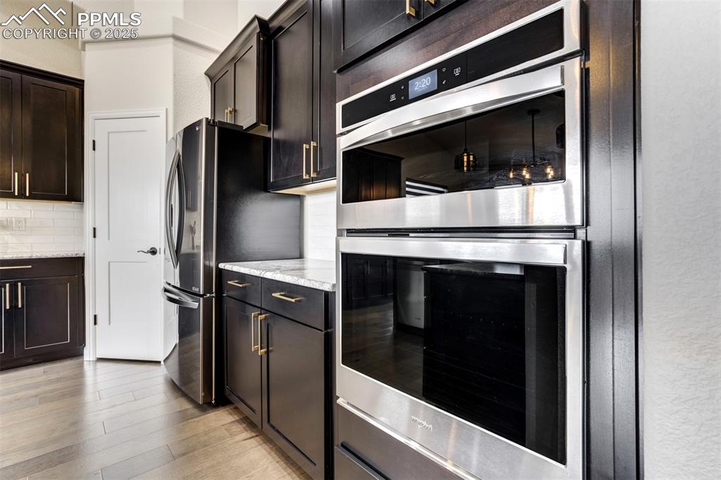 Image 9 of 48: Kitchen
