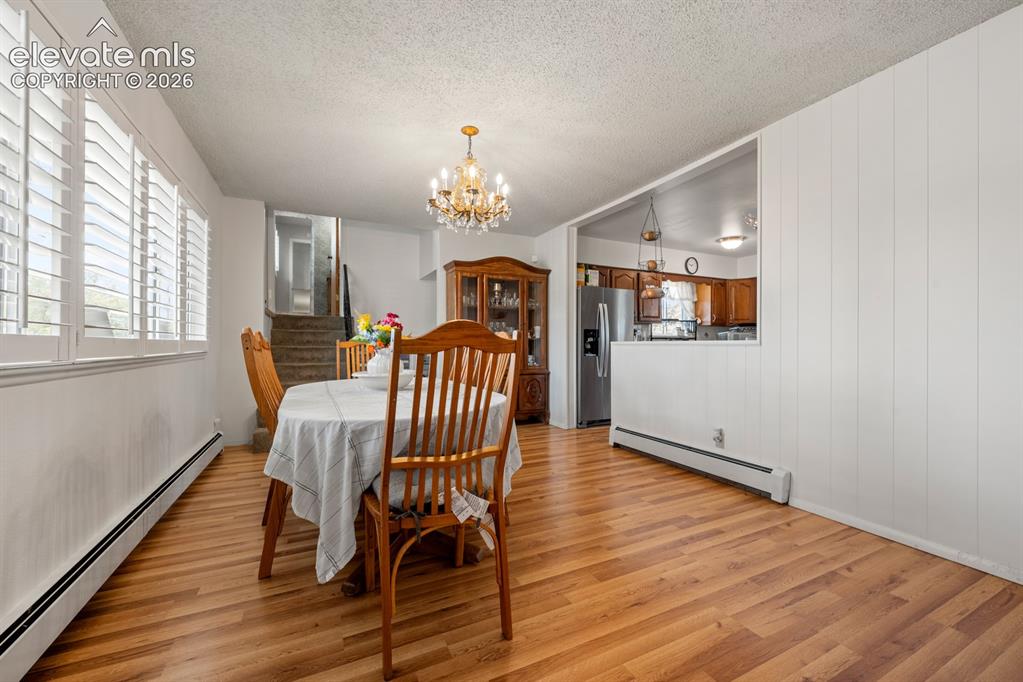 Image 5 of 28: Dining Area