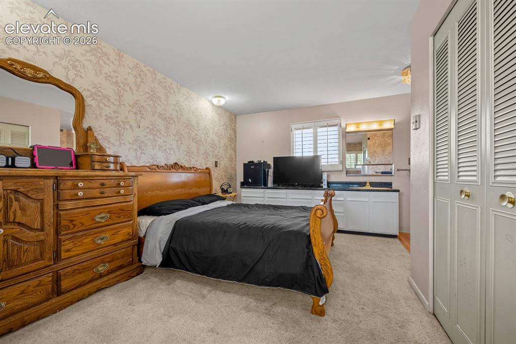 Image 9 of 28: Bedroom