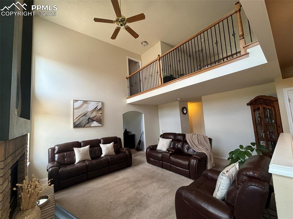Image 16 of 44: Living Room