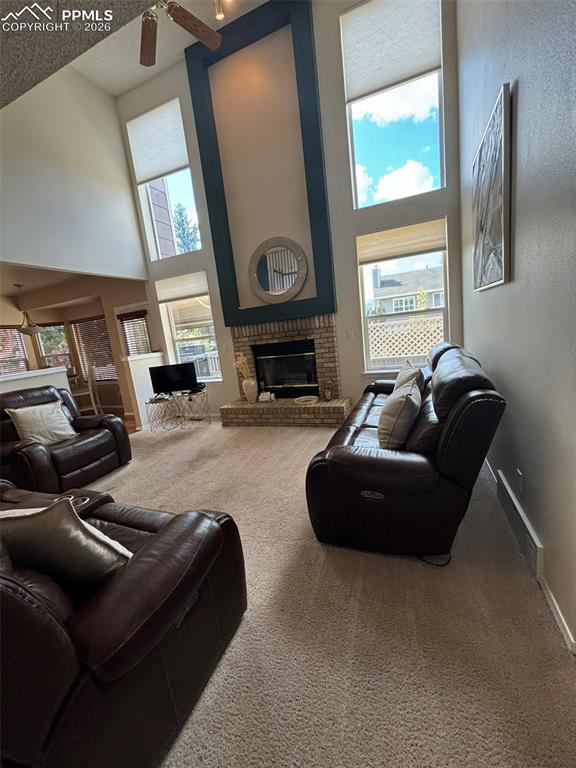 Image 18 of 44: Living Room