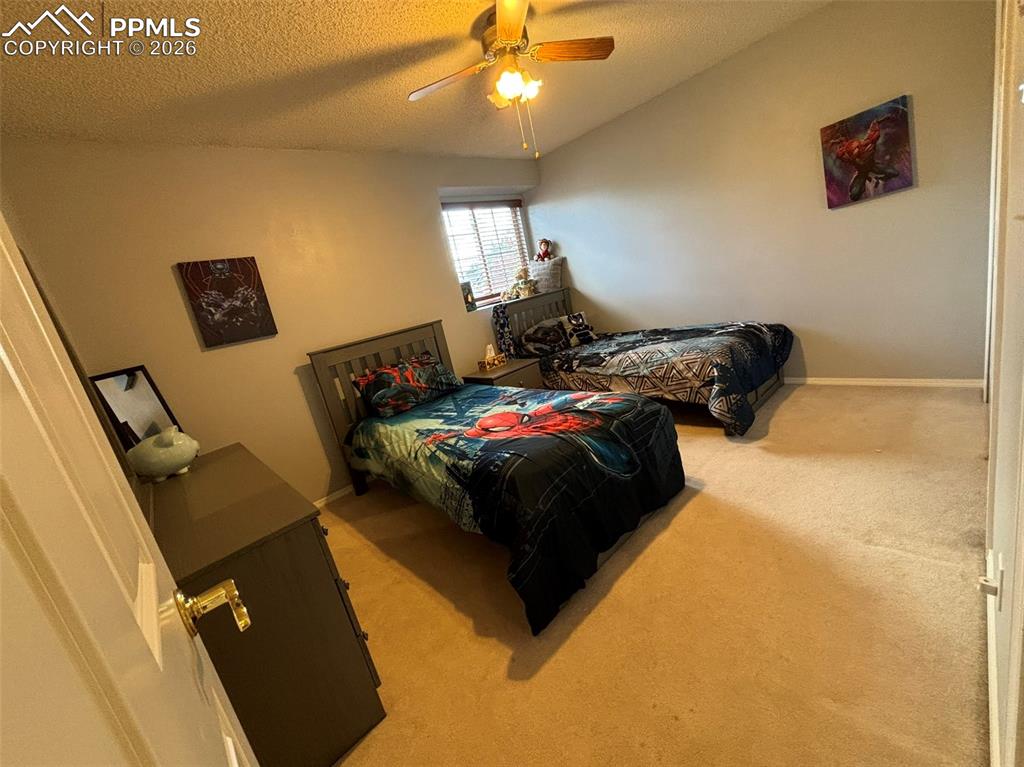 Image 33 of 44: Bedroom