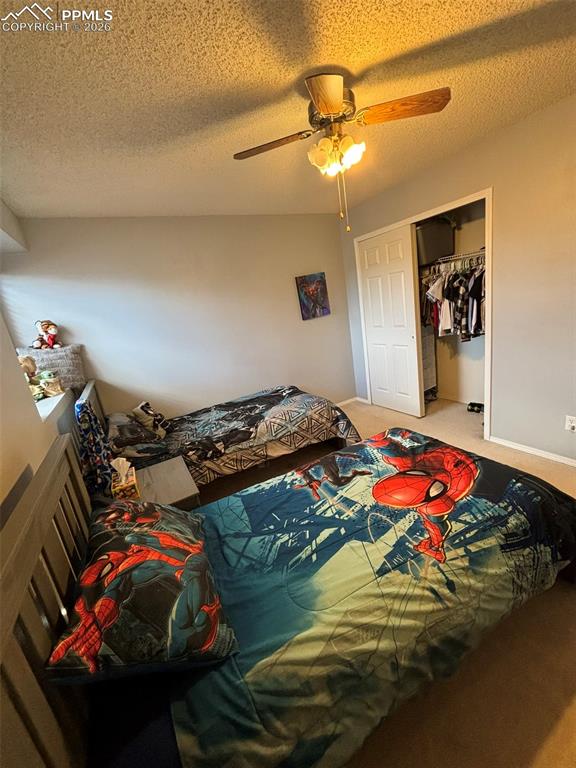 Image 34 of 44: Bedroom