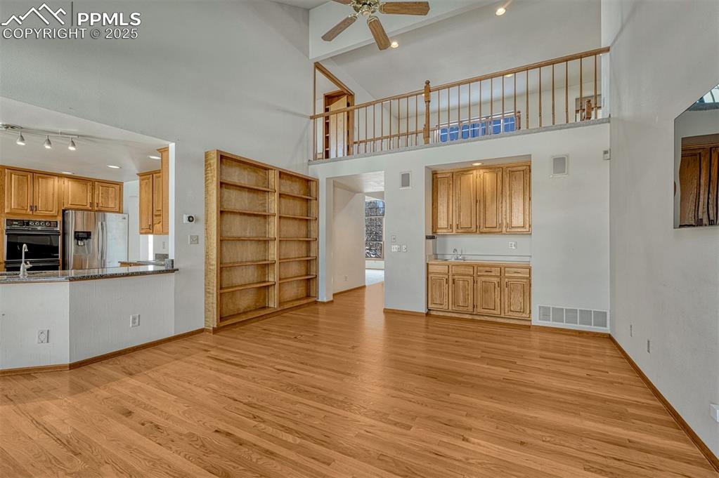 Image 20 of 50: Family Room