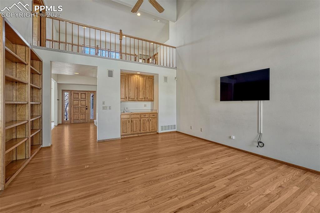 Image 21 of 50: Family Room