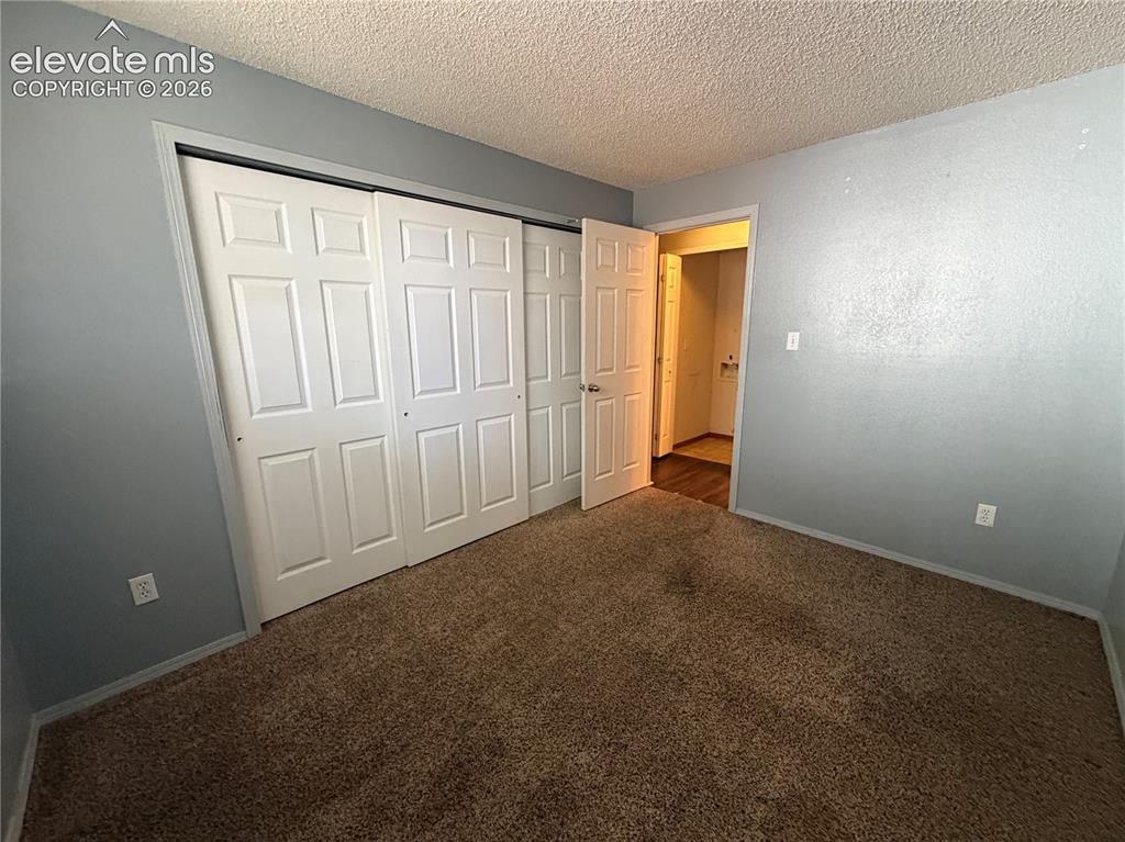Image 13 of 16: Bedroom
