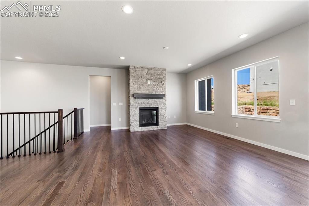 Image 14 of 37: Great Room