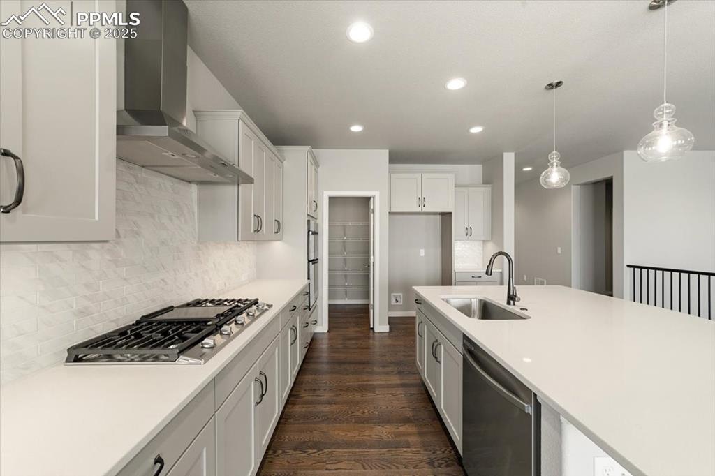 Image 4 of 37: Kitchen
