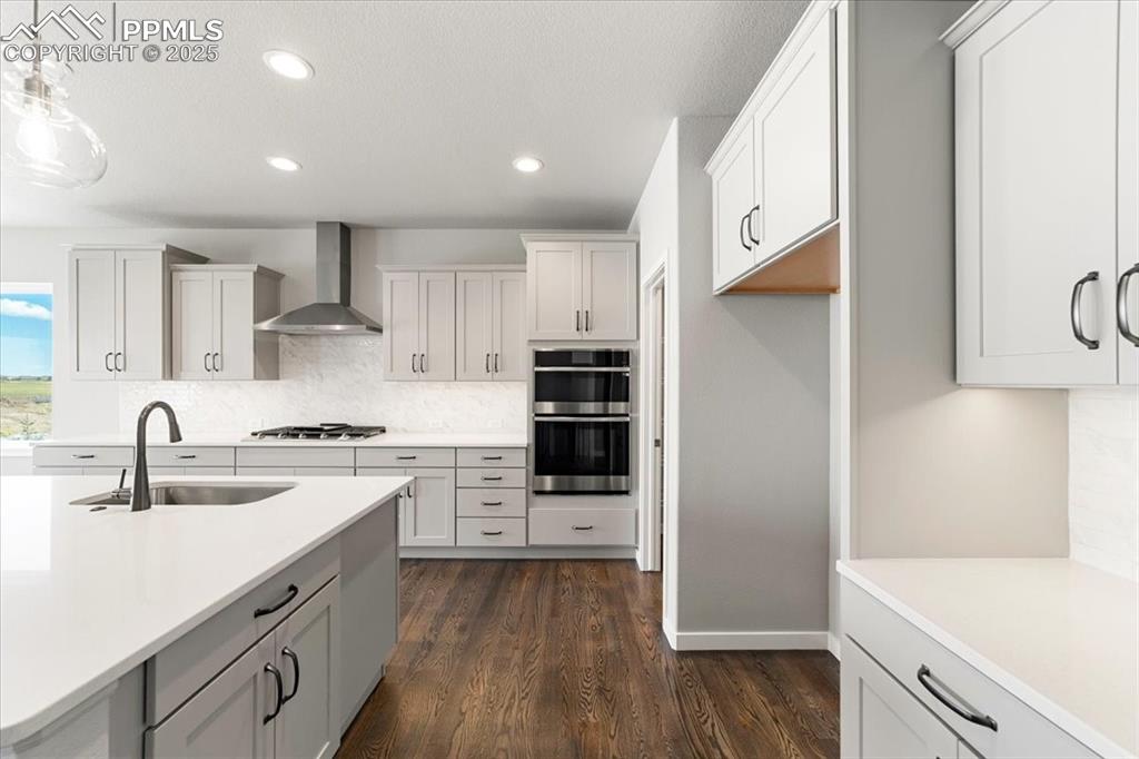 Image 6 of 37: Kitchen
