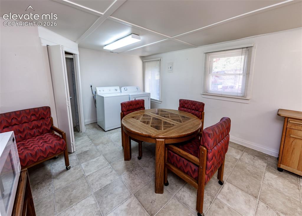 Image 13 of 30: Dining Area