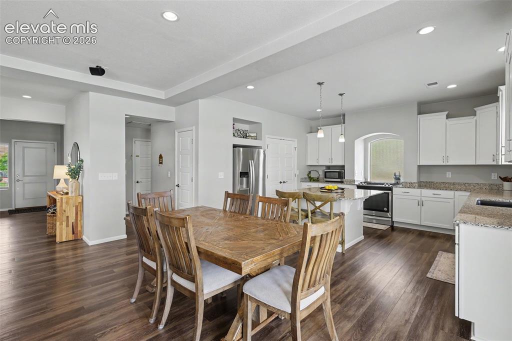 Image 11 of 48: Dining Area