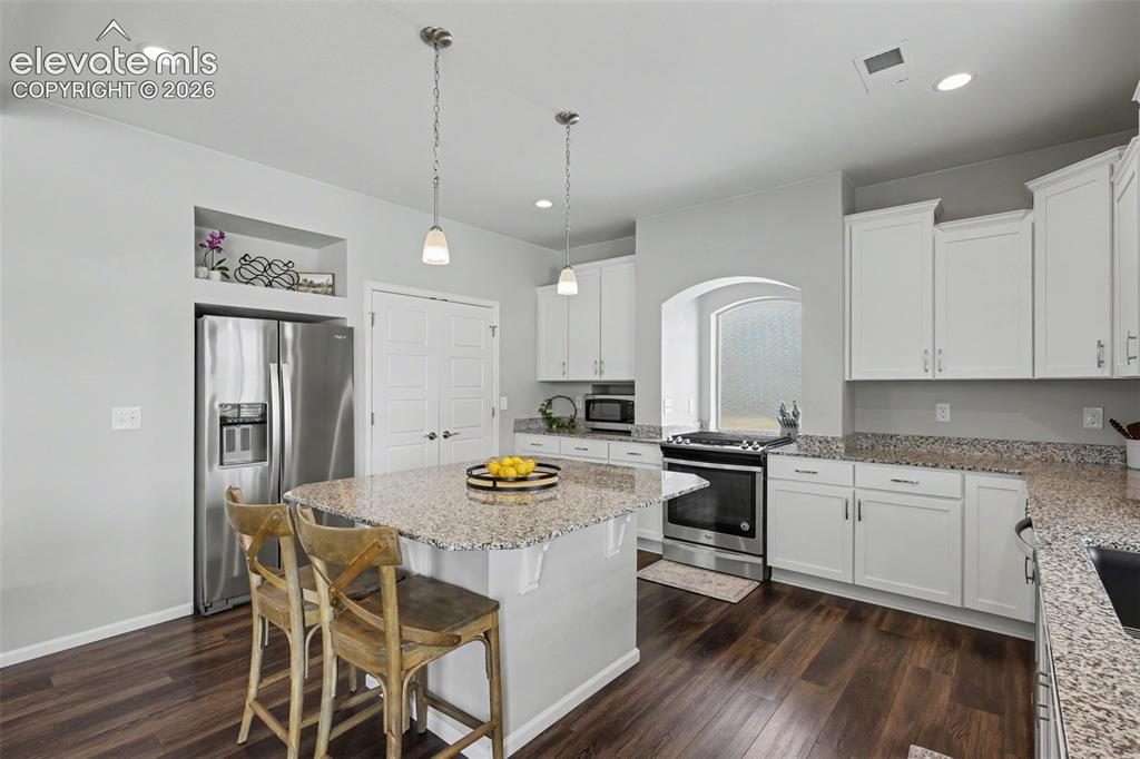 Image 9 of 48: Kitchen