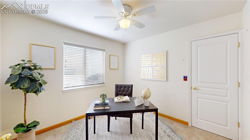 Image 19 of 24: Office