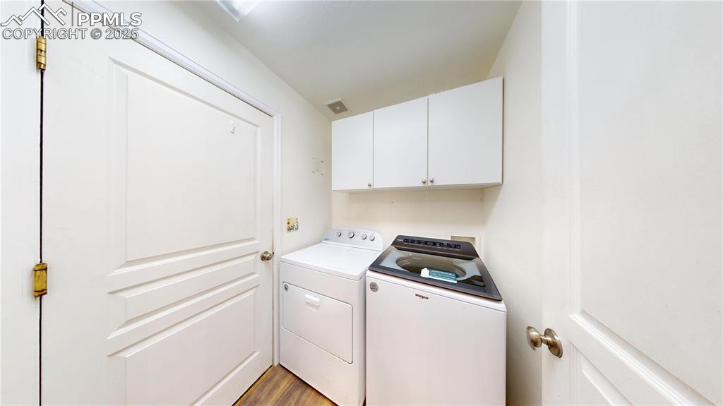 Image 22 of 24: Laundry