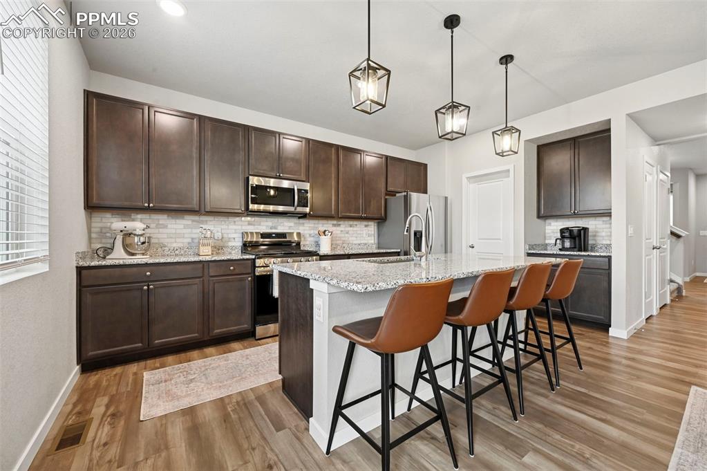 Image 10 of 42: Kitchen