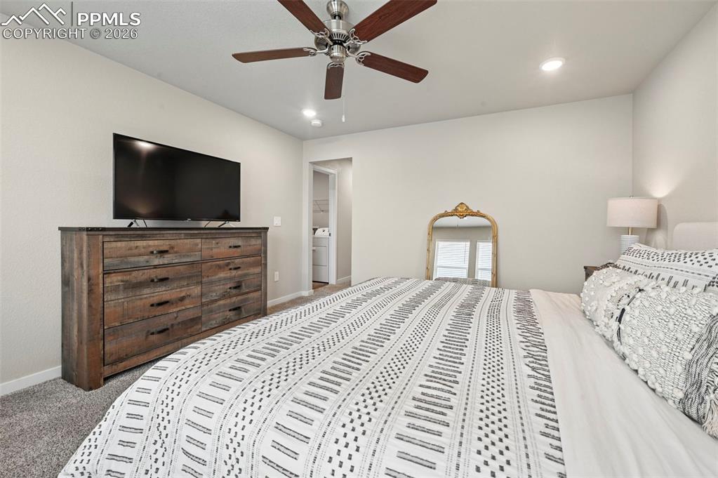 Image 29 of 42: Bedroom