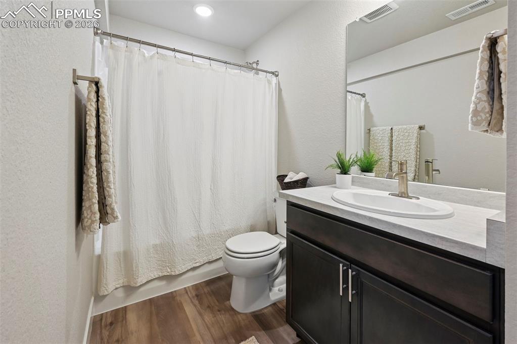 Image 34 of 42: basement bathroom